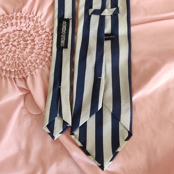 Retro Vertically STRIPED SILK TIE by Mondo Uomo. - Picture 4 of 7